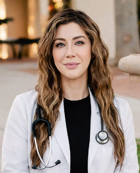 Yajaira Acosta FNP-BC family nurse practitioner in Phoenix Arizona